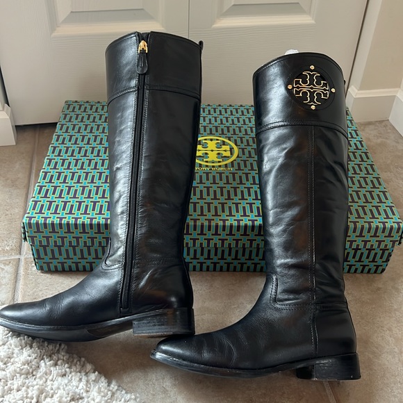 💕TORY BURCH💕 KIERNAN RIDING BOOTS IN BLACK CALF LEATHER w/ GOLD HARDWARE - Picture 5 of 13